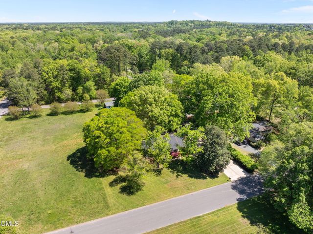 68 Oakwood Drive, Chapel Hill, NC 27517