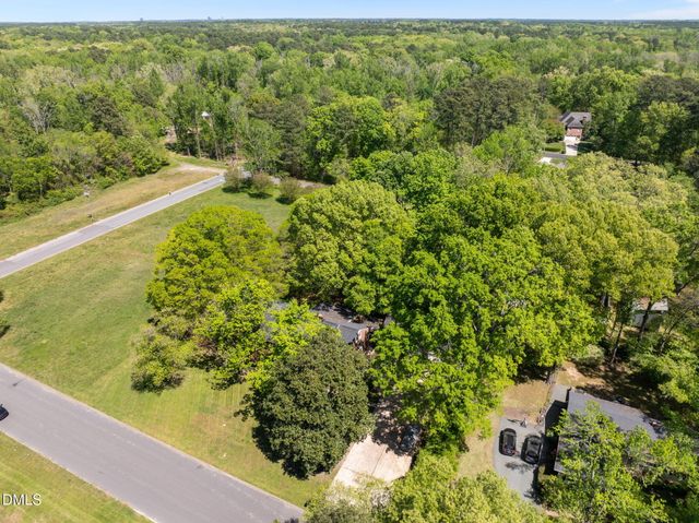 68 Oakwood Drive, Chapel Hill, NC 27517