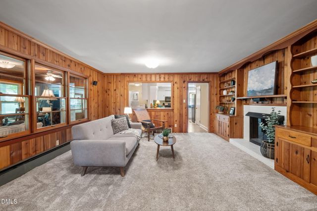 68 Oakwood Drive, Chapel Hill, NC 27517