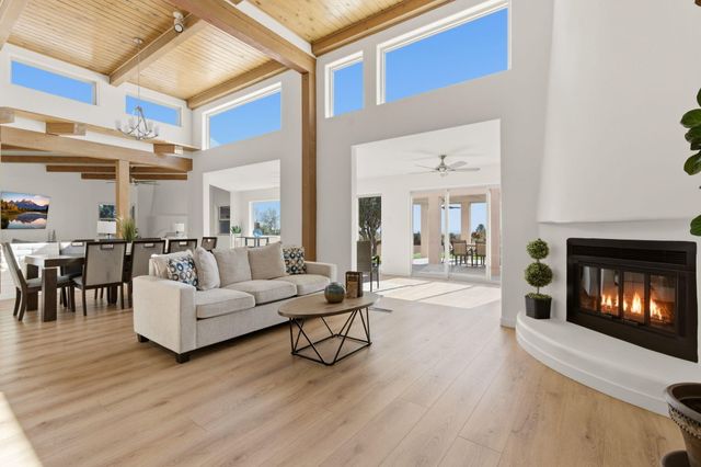 1724 Quail Run Court NE, Albuquerque, NM 87122