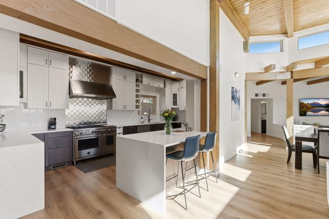 1724 Quail Run Court NE, Albuquerque, NM 87122