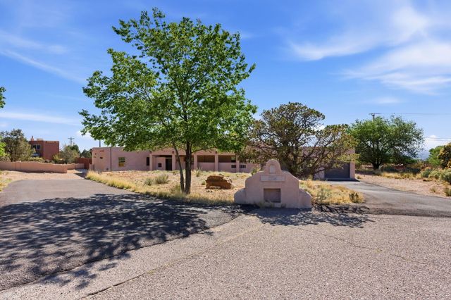1724 Quail Run Court NE, Albuquerque, NM 87122