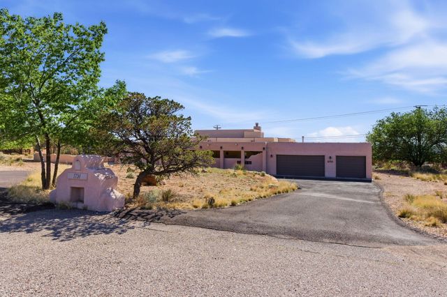 1724 Quail Run Court NE, Albuquerque, NM 87122
