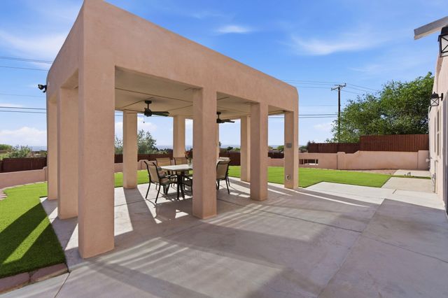 1724 Quail Run Court NE, Albuquerque, NM 87122