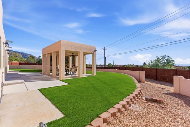 1724 Quail Run Court NE, Albuquerque, NM 87122