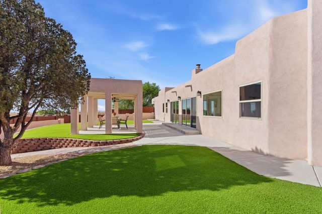 1724 Quail Run Court NE, Albuquerque, NM 87122