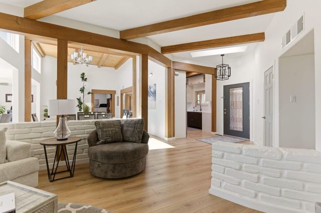 1724 Quail Run Court NE, Albuquerque, NM 87122