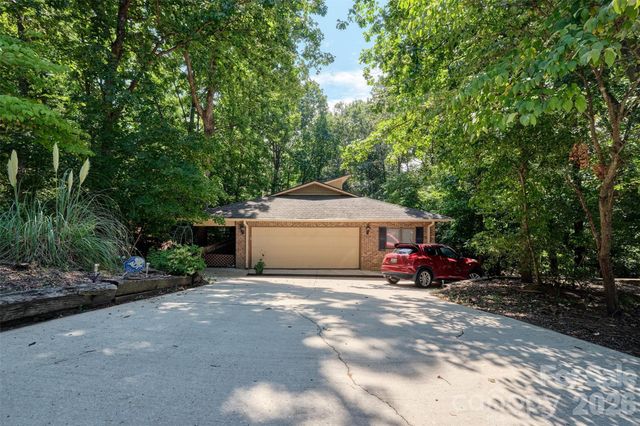 9 Cove Road, Lake Wylie, SC 29710