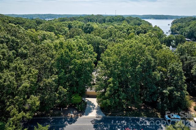 9 Cove Road, Lake Wylie, SC 29710