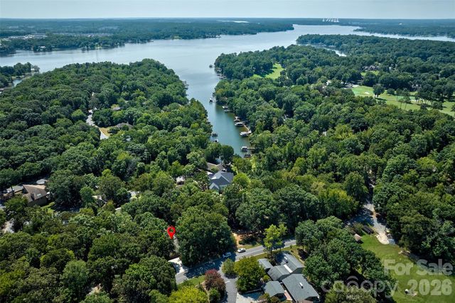 9 Cove Road, Lake Wylie, SC 29710