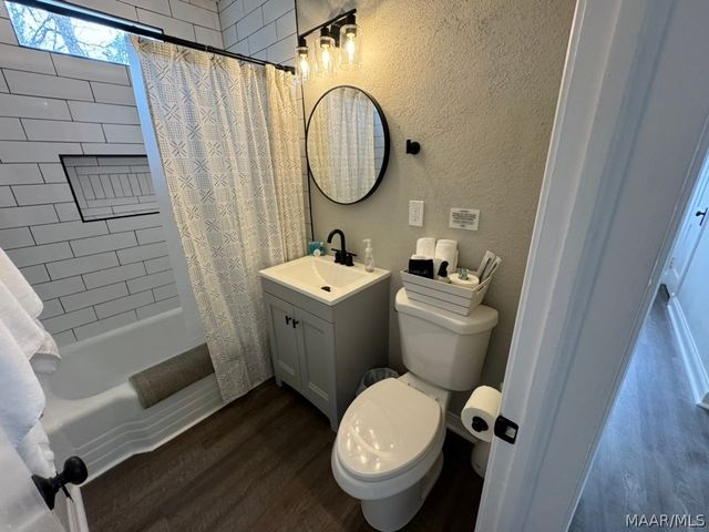 3 OAK Forest, Montgomery, AL 36109