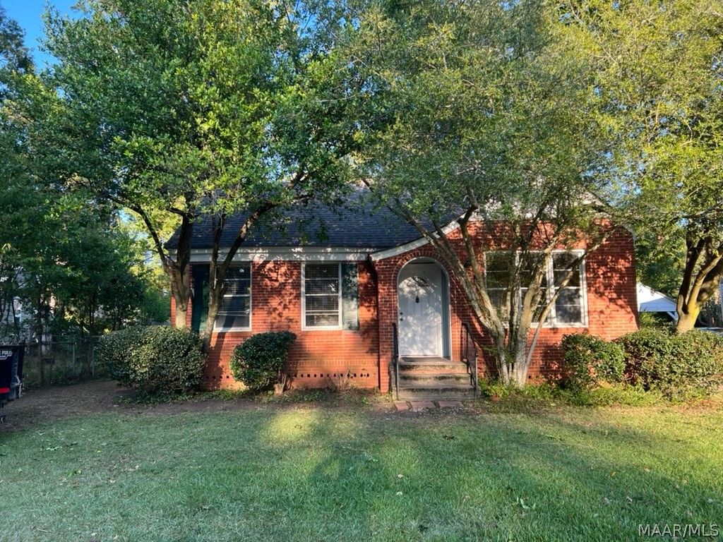 3 OAK Forest, Montgomery, AL 36109