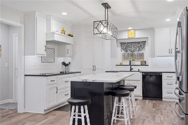 22223 159th Street, Kearney, MO 64060