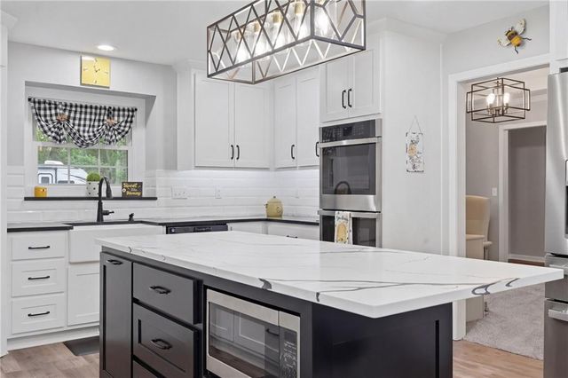 22223 159th Street, Kearney, MO 64060