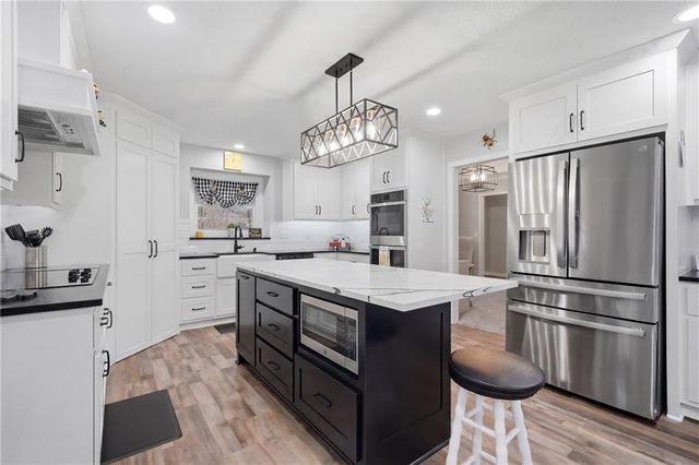 22223 159th Street, Kearney, MO 64060