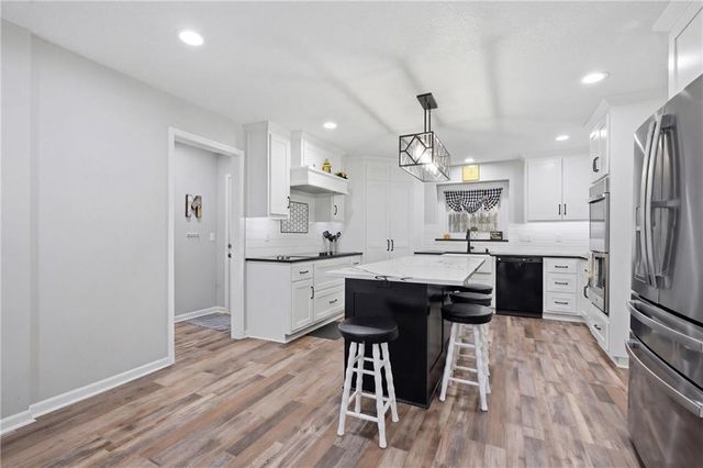 22223 159th Street, Kearney, MO 64060