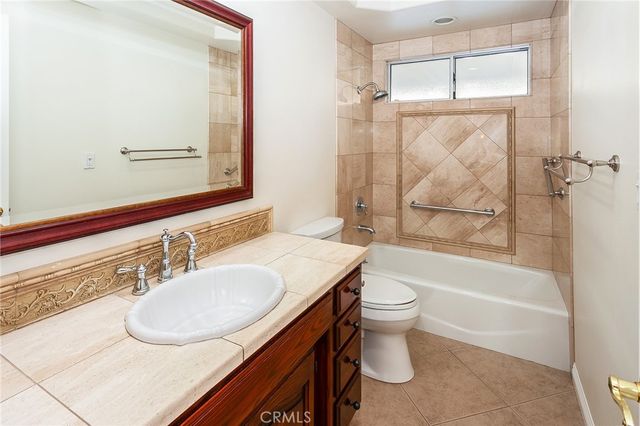 8037 Glade Avenue, Canoga Park, CA 91304