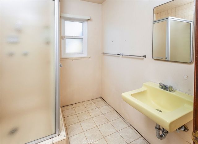 8037 Glade Avenue, Canoga Park, CA 91304