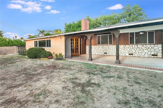 8037 Glade Avenue, Canoga Park, CA 91304