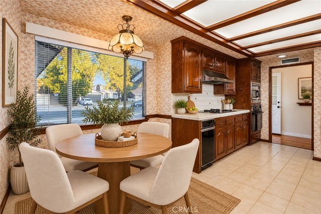 8037 Glade Avenue, Canoga Park, CA 91304