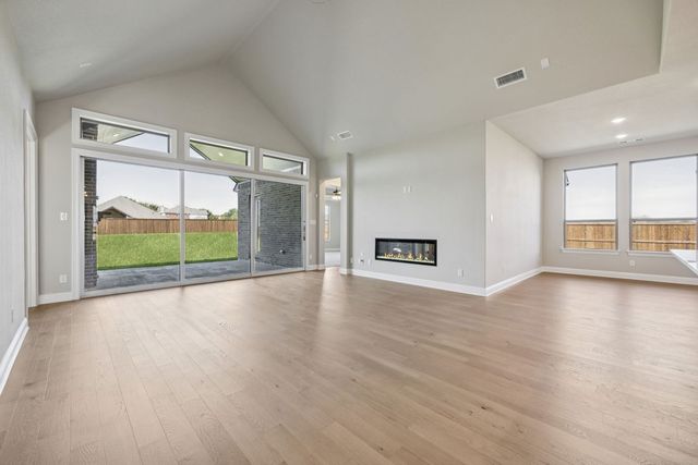 137 Cross Timbers Street, Azle, TX 76020