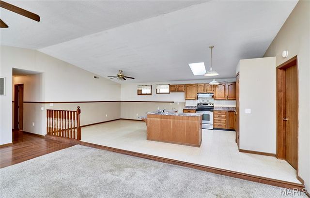 197 White Oak Trail, Winfield, MO 63389