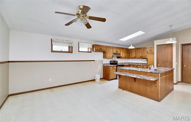 197 White Oak Trail, Winfield, MO 63389