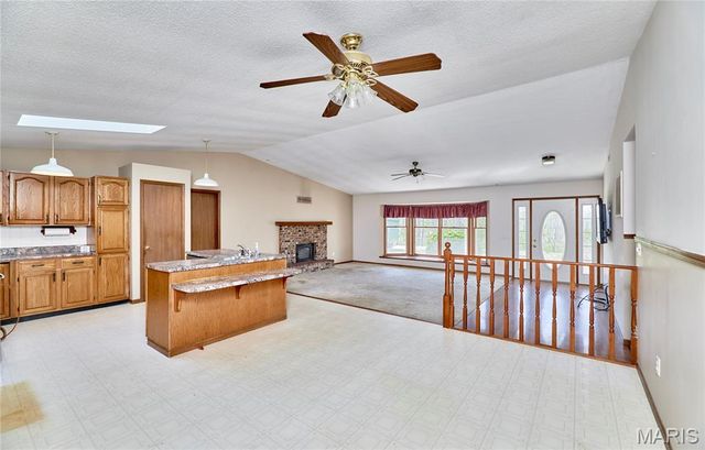 197 White Oak Trail, Winfield, MO 63389