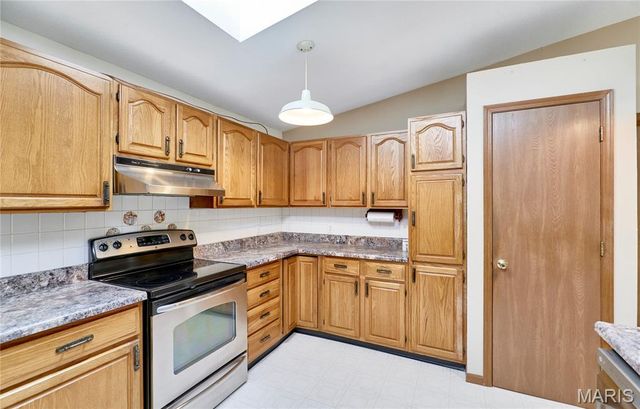 197 White Oak Trail, Winfield, MO 63389