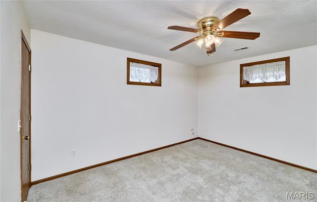 197 White Oak Trail, Winfield, MO 63389