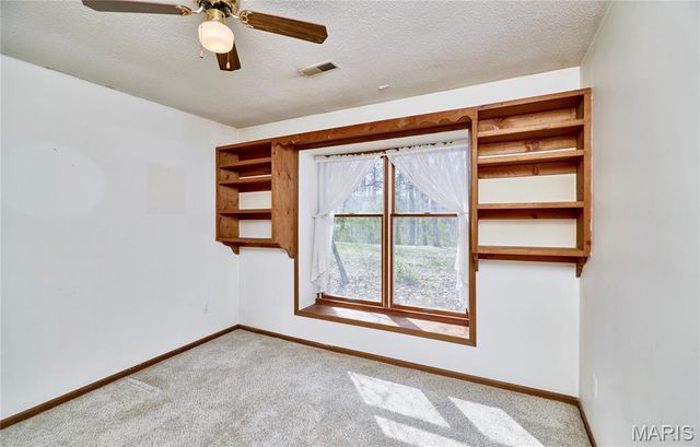 197 White Oak Trail, Winfield, MO 63389