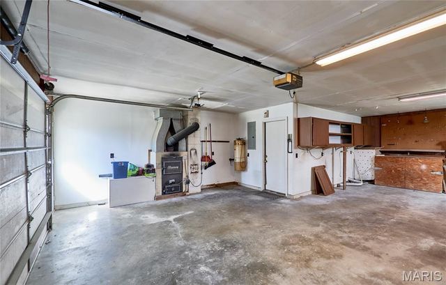 197 White Oak Trail, Winfield, MO 63389