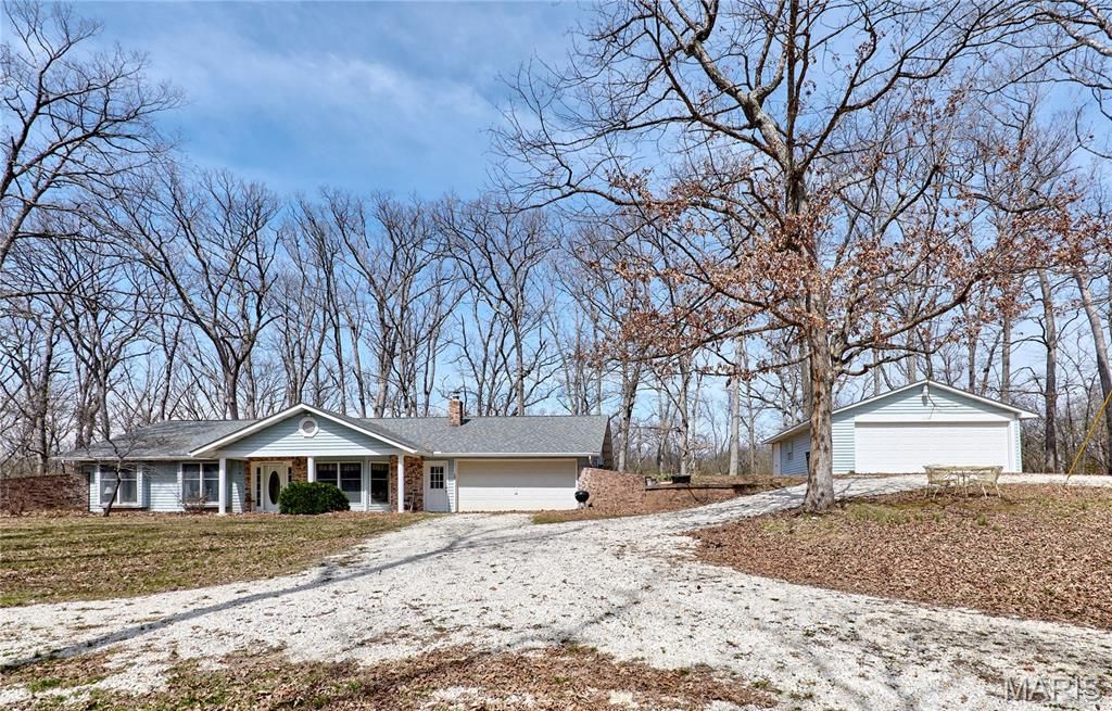 197 White Oak Trail, Winfield, MO 63389
