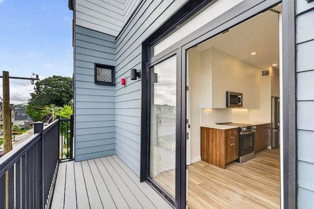 13 Warwick St 302, Somerville, MA 02144