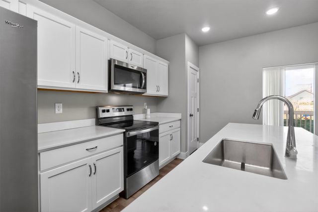 15231 Deerview Drive, Urbandale, IA 50323