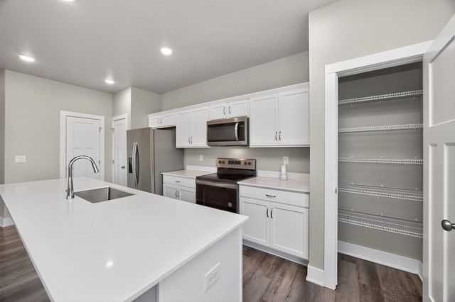 15231 Deerview Drive, Urbandale, IA 50323