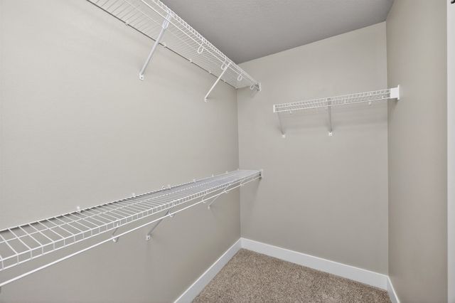 15231 Deerview Drive, Urbandale, IA 50323