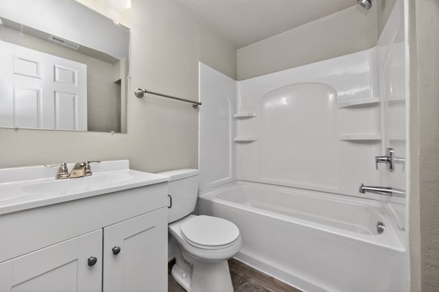 15231 Deerview Drive, Urbandale, IA 50323