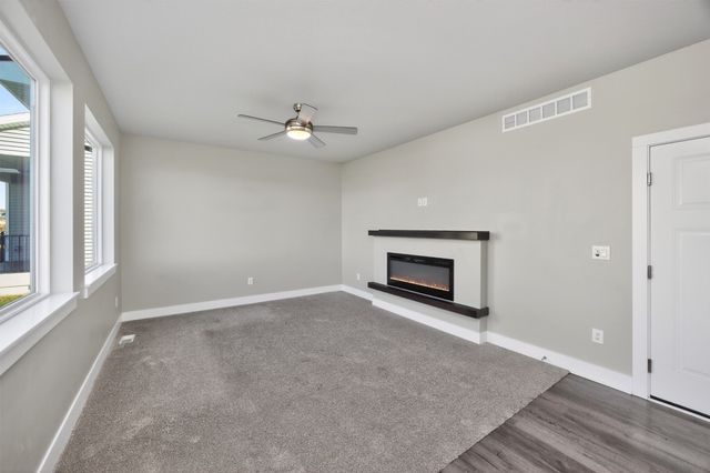 15231 Deerview Drive, Urbandale, IA 50323