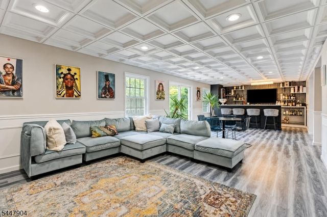 10 Pasha Ct, Rockaway Twp., NJ 07435