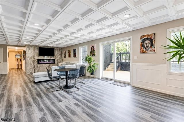 10 Pasha Ct, Rockaway Twp., NJ 07435