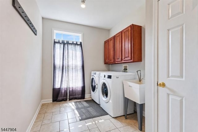 10 Pasha Ct, Rockaway Twp., NJ 07435