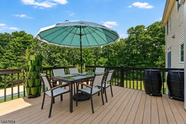 10 Pasha Ct, Rockaway Twp., NJ 07435