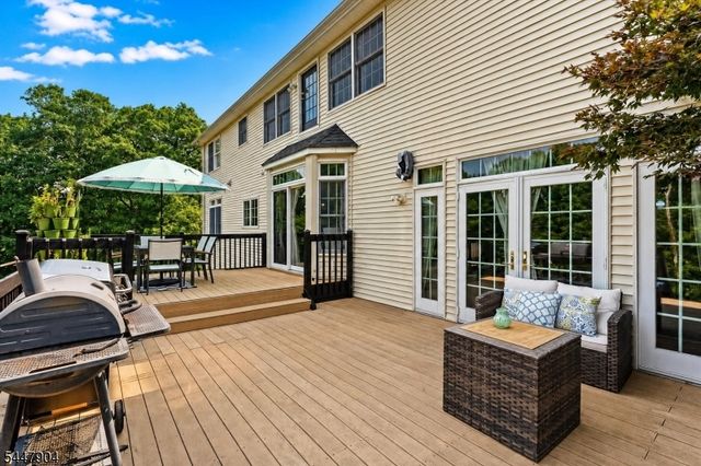 10 Pasha Ct, Rockaway Twp., NJ 07435