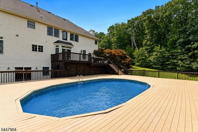 10 Pasha Ct, Rockaway Twp., NJ 07435