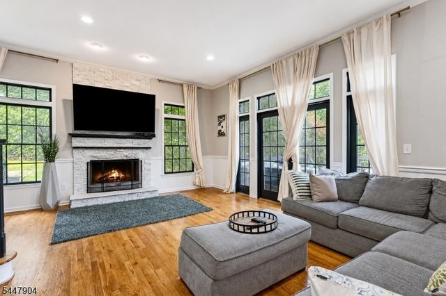 10 Pasha Ct, Rockaway Twp., NJ 07435