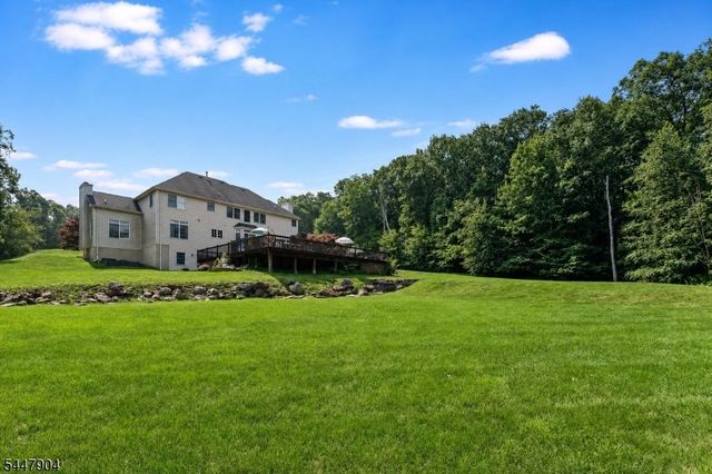 10 Pasha Ct, Rockaway Twp., NJ 07435