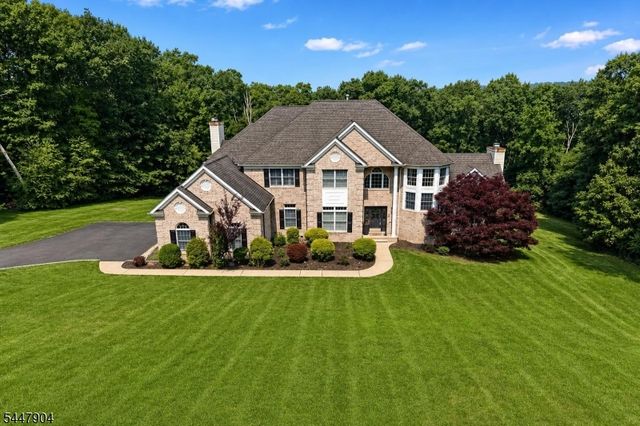 10 Pasha Ct, Rockaway Twp., NJ 07435