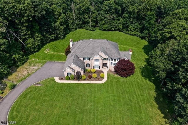10 Pasha Ct, Rockaway Twp., NJ 07435