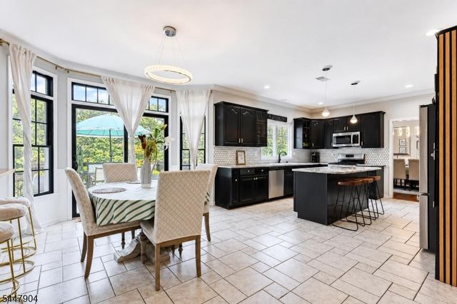 10 Pasha Ct, Rockaway Twp., NJ 07435